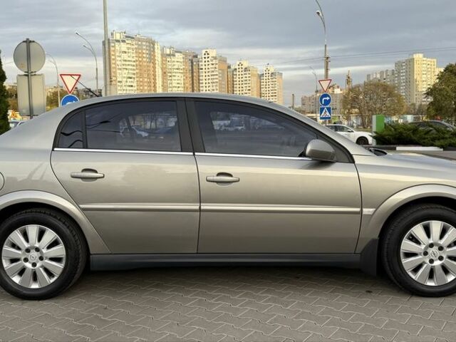 Серый Опель Вектра, объемом двигателя 2.2 л и пробегом 156 тыс. км за 5599 $, фото 5 на Automoto.ua