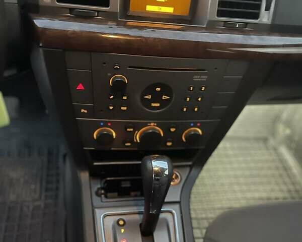 Серый Опель Вектра, объемом двигателя 2.17 л и пробегом 407 тыс. км за 3600 $, фото 9 на Automoto.ua