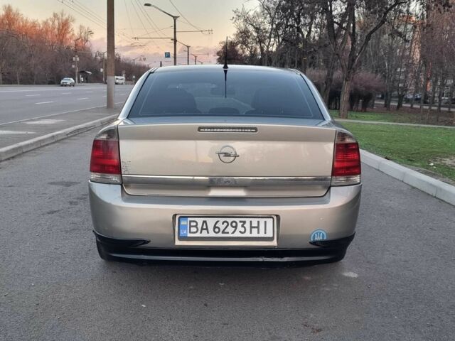 Серый Опель Вектра, объемом двигателя 3.2 л и пробегом 283 тыс. км за 2999 $, фото 7 на Automoto.ua