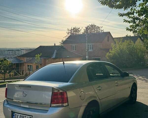 Сірий Опель Вектра, об'ємом двигуна 2.2 л та пробігом 273 тис. км за 3700 $, фото 2 на Automoto.ua