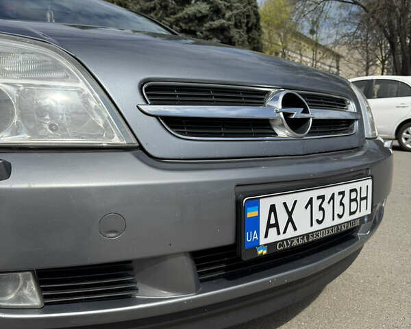 Серый Опель Вектра, объемом двигателя 2.2 л и пробегом 520 тыс. км за 3700 $, фото 5 на Automoto.ua