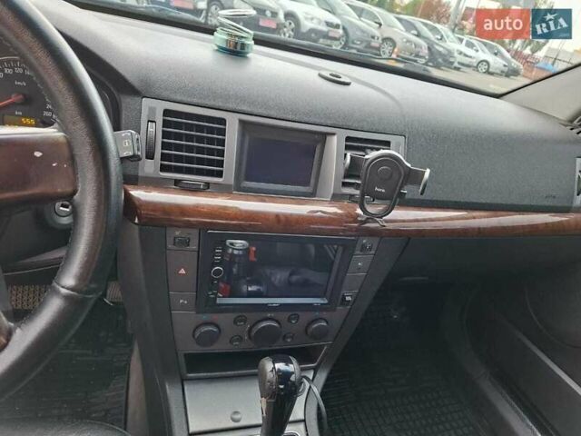 Серый Опель Вектра, объемом двигателя 3.2 л и пробегом 337 тыс. км за 5500 $, фото 10 на Automoto.ua