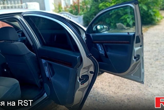 Сірий Опель Вектра, об'ємом двигуна 2.2 л та пробігом 250 тис. км за 4700 $, фото 10 на Automoto.ua