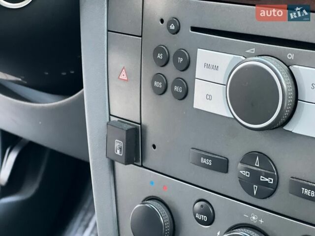 Серый Опель Вектра, объемом двигателя 2.2 л и пробегом 205 тыс. км за 3999 $, фото 22 на Automoto.ua