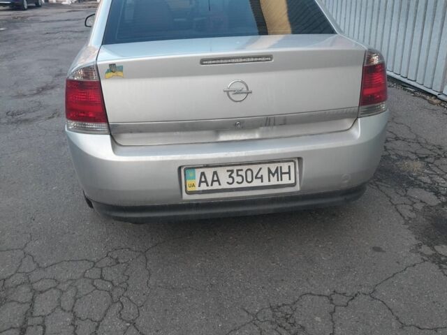 Серый Опель Вектра, объемом двигателя 2.2 л и пробегом 256 тыс. км за 3500 $, фото 3 на Automoto.ua