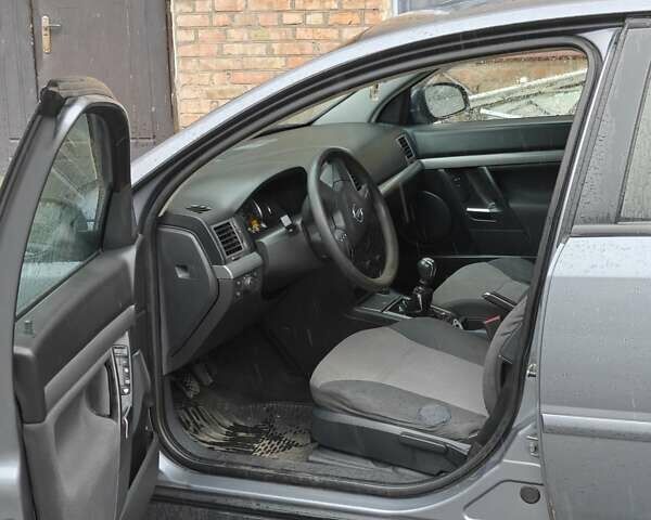 Сірий Опель Вектра, об'ємом двигуна 2.2 л та пробігом 400 тис. км за 3900 $, фото 1 на Automoto.ua