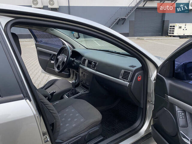 Серый Опель Вектра, объемом двигателя 1.8 л и пробегом 283 тыс. км за 3700 $, фото 19 на Automoto.ua