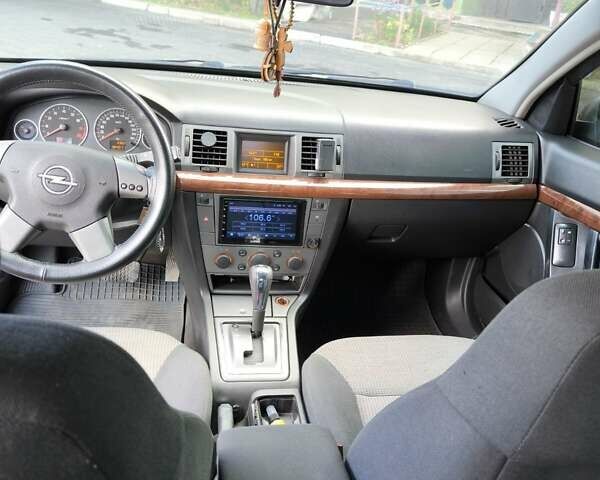 Серый Опель Вектра, объемом двигателя 2.2 л и пробегом 185 тыс. км за 4300 $, фото 4 на Automoto.ua