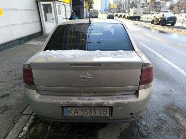 Серый Опель Вектра, объемом двигателя 2.2 л и пробегом 310 тыс. км за 3200 $, фото 3 на Automoto.ua
