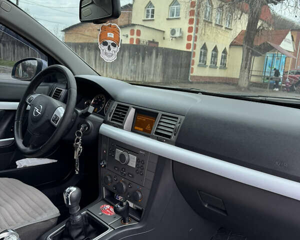 Серый Опель Вектра, объемом двигателя 1.8 л и пробегом 187 тыс. км за 4750 $, фото 16 на Automoto.ua