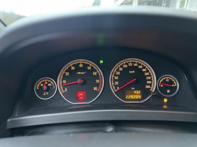 Серый Опель Вектра, объемом двигателя 1.6 л и пробегом 228 тыс. км за 3700 $, фото 7 на Automoto.ua