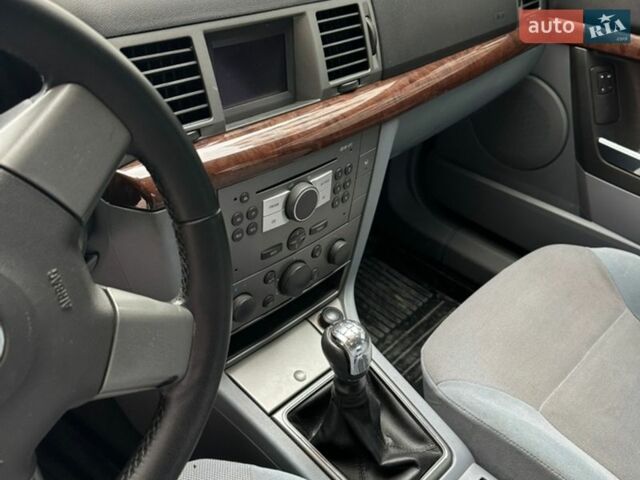 Серый Опель Вектра, объемом двигателя 2.2 л и пробегом 207 тыс. км за 4000 $, фото 12 на Automoto.ua