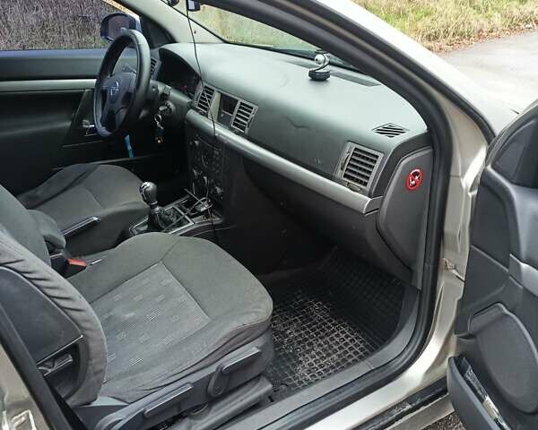 Сірий Опель Вектра, об'ємом двигуна 1.8 л та пробігом 282 тис. км за 3400 $, фото 9 на Automoto.ua