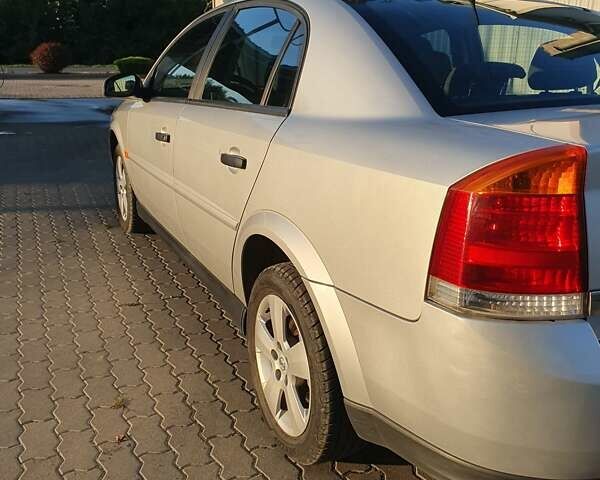 Серый Опель Вектра, объемом двигателя 1.8 л и пробегом 300 тыс. км за 3800 $, фото 8 на Automoto.ua