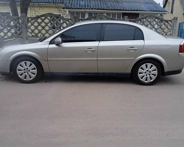 Серый Опель Вектра, объемом двигателя 2.2 л и пробегом 229 тыс. км за 4200 $, фото 1 на Automoto.ua