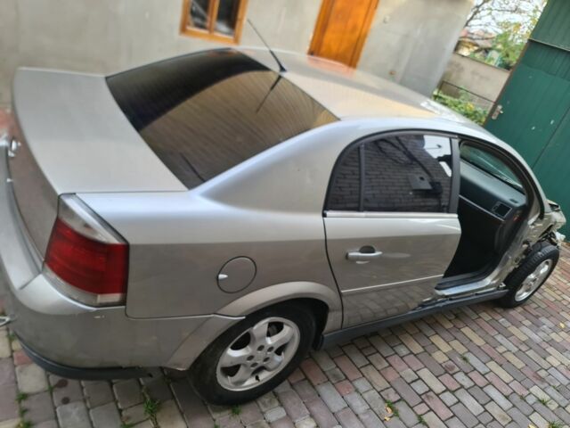 Сірий Опель Вектра, об'ємом двигуна 2 л та пробігом 300 тис. км за 2500 $, фото 5 на Automoto.ua