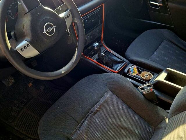 Серый Опель Вектра, объемом двигателя 2.2 л и пробегом 0 тыс. км за 2700 $, фото 1 на Automoto.ua