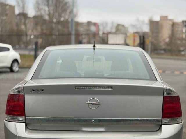 Серый Опель Вектра, объемом двигателя 0 л и пробегом 419 тыс. км за 3199 $, фото 5 на Automoto.ua