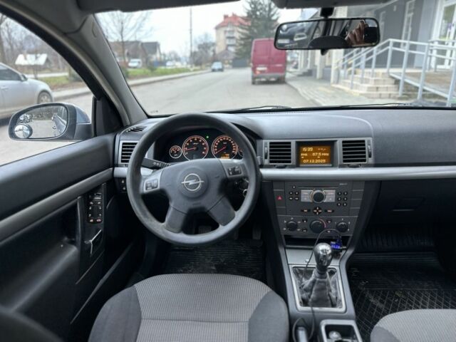 Серый Опель Вектра, объемом двигателя 1.6 л и пробегом 228 тыс. км за 3700 $, фото 6 на Automoto.ua