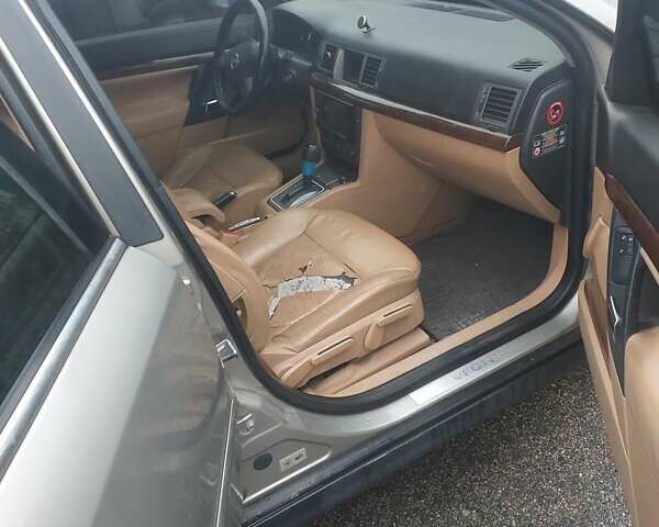 Серый Опель Вектра, объемом двигателя 2.2 л и пробегом 261 тыс. км за 3500 $, фото 5 на Automoto.ua