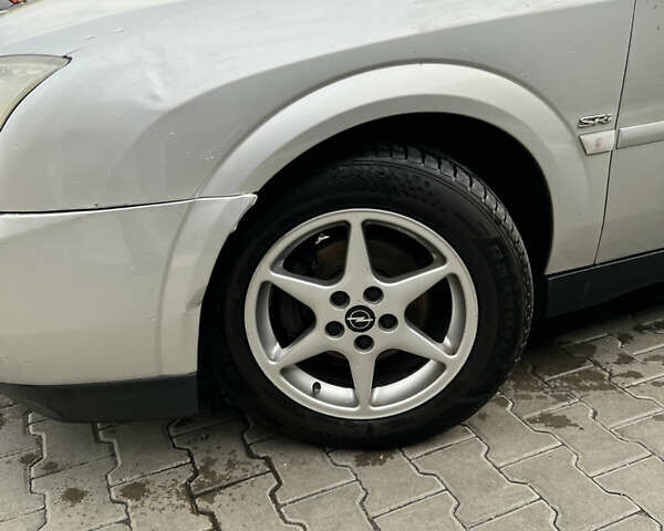 Опель Вектра 2004 у Вишневом на Automoto.ua Сірий Опель Вектра, об'ємом двигуна 2.2 л та пробігом 252 тис. км за 4900 $, фото 3 на Automoto.ua