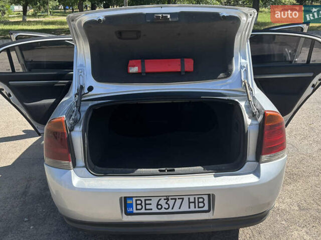 Серый Опель Вектра, объемом двигателя 2.17 л и пробегом 358 тыс. км за 5200 $, фото 14 на Automoto.ua