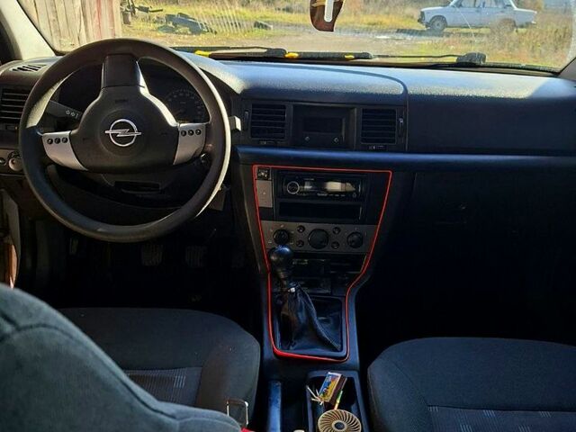 Серый Опель Вектра, объемом двигателя 2.2 л и пробегом 0 тыс. км за 2700 $, фото 2 на Automoto.ua