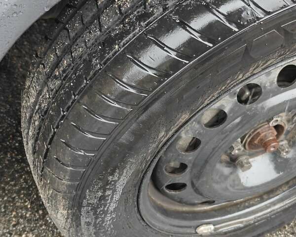 Сірий Опель Вектра, об'ємом двигуна 2.2 л та пробігом 400 тис. км за 3900 $, фото 4 на Automoto.ua