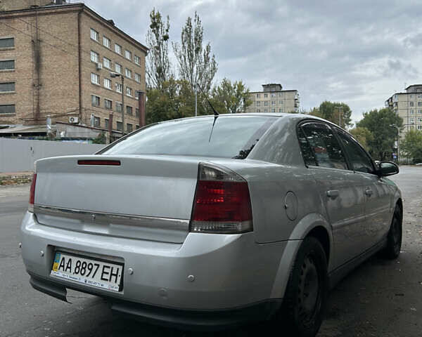 Серый Опель Вектра, объемом двигателя 2.2 л и пробегом 230 тыс. км за 3800 $, фото 4 на Automoto.ua