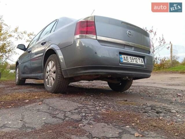Опель Вектра 2004 у Миколаєві на Automoto.ua Сірий Опель Вектра, об'ємом двигуна 2.2 л та пробігом 255 тис. км за 4200 $, фото 4 на Automoto.ua