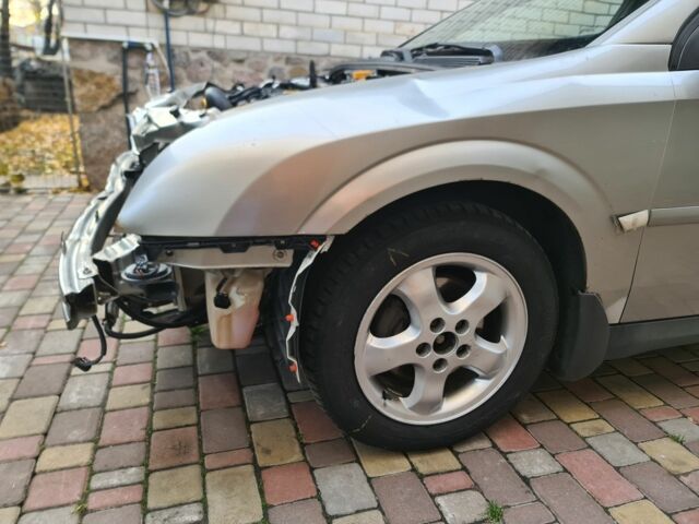 Сірий Опель Вектра, об'ємом двигуна 2 л та пробігом 300 тис. км за 2500 $, фото 7 на Automoto.ua