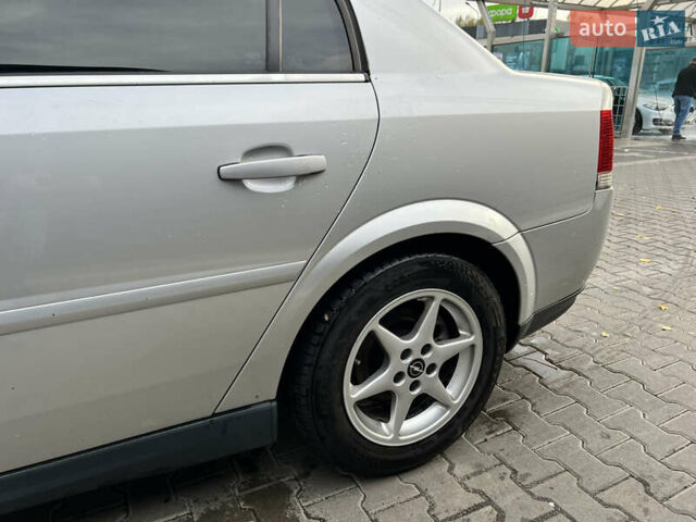 Опель Вектра 2004 у Вишневом на Automoto.ua Сірий Опель Вектра, об'ємом двигуна 2.2 л та пробігом 252 тис. км за 4900 $, фото 5 на Automoto.ua