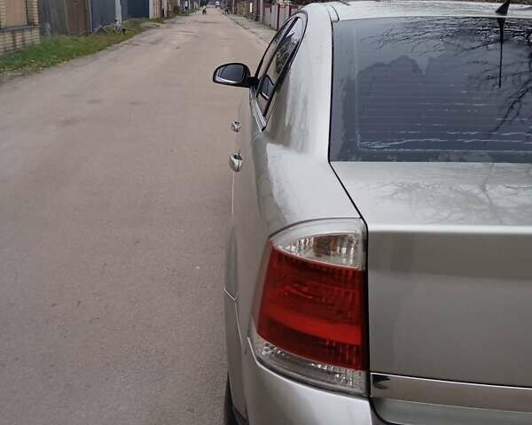 Серый Опель Вектра, объемом двигателя 2.2 л и пробегом 229 тыс. км за 4200 $, фото 4 на Automoto.ua