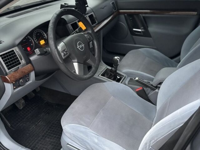 Сірий Опель Вектра, об'ємом двигуна 1.9 л та пробігом 328 тис. км за 2600 $, фото 9 на Automoto.ua