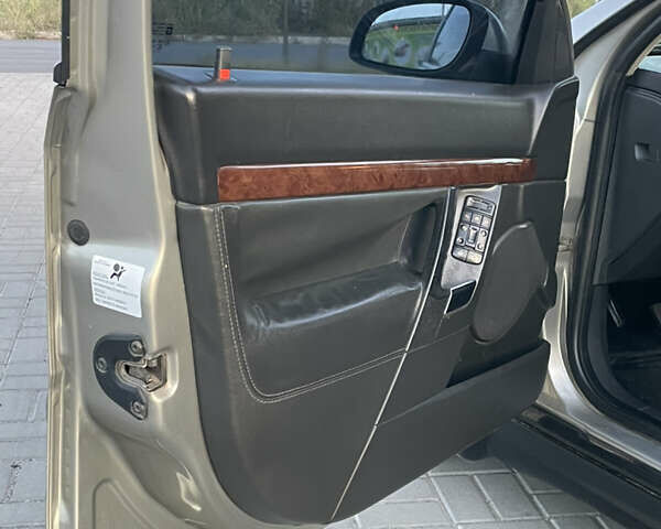 Сірий Опель Вектра, об'ємом двигуна 3.2 л та пробігом 250 тис. км за 3000 $, фото 33 на Automoto.ua
