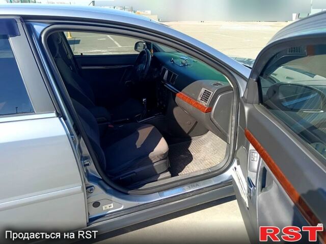 Сірий Опель Вектра, об'ємом двигуна 2.2 л та пробігом 178 тис. км за 5000 $, фото 7 на Automoto.ua