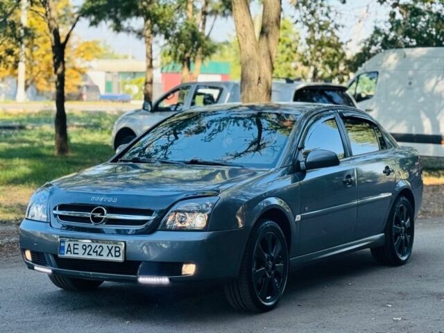 Серый Опель Вектра, объемом двигателя 2.2 л и пробегом 250 тыс. км за 4350 $, фото 2 на Automoto.ua