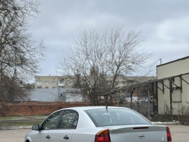 Серый Опель Вектра, объемом двигателя 2.2 л и пробегом 280 тыс. км за 2000 $, фото 5 на Automoto.ua