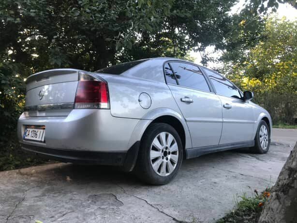Сірий Опель Вектра, об'ємом двигуна 2.2 л та пробігом 280 тис. км за 5000 $, фото 2 на Automoto.ua