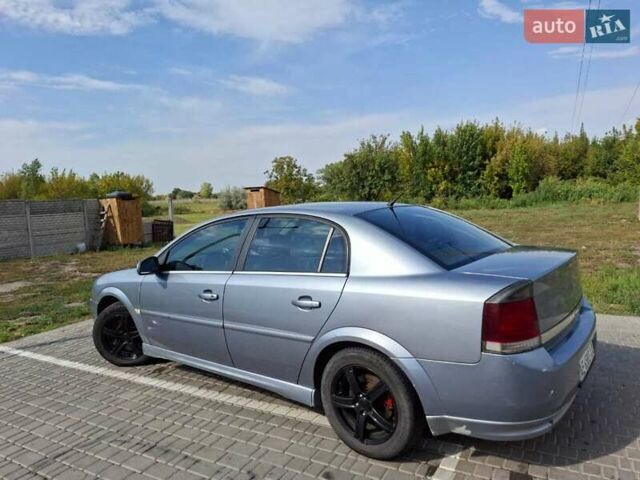 Серый Опель Вектра, объемом двигателя 3.2 л и пробегом 337 тыс. км за 5500 $, фото 4 на Automoto.ua