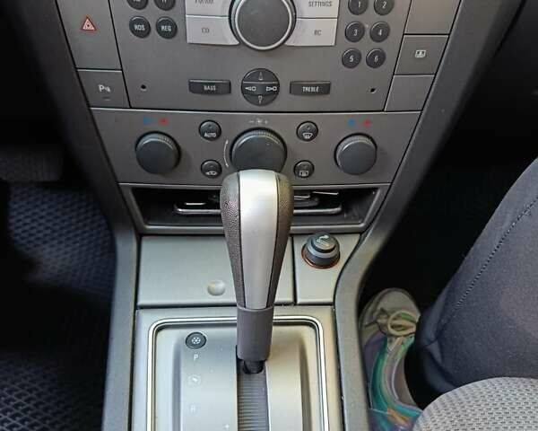 Сірий Опель Вектра, об'ємом двигуна 2.2 л та пробігом 174 тис. км за 5200 $, фото 13 на Automoto.ua