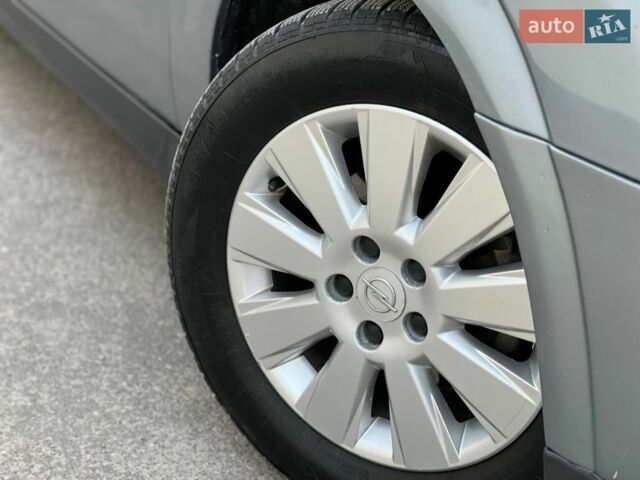 Серый Опель Вектра, объемом двигателя 2.2 л и пробегом 205 тыс. км за 3750 $, фото 21 на Automoto.ua