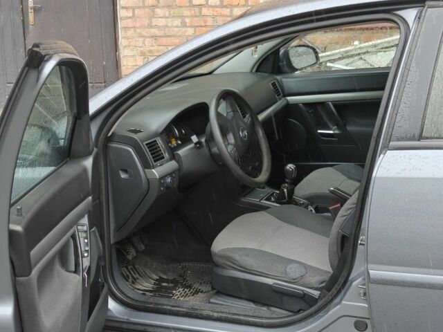 Серый Опель Вектра, объемом двигателя 2.2 л и пробегом 400 тыс. км за 3800 $, фото 5 на Automoto.ua