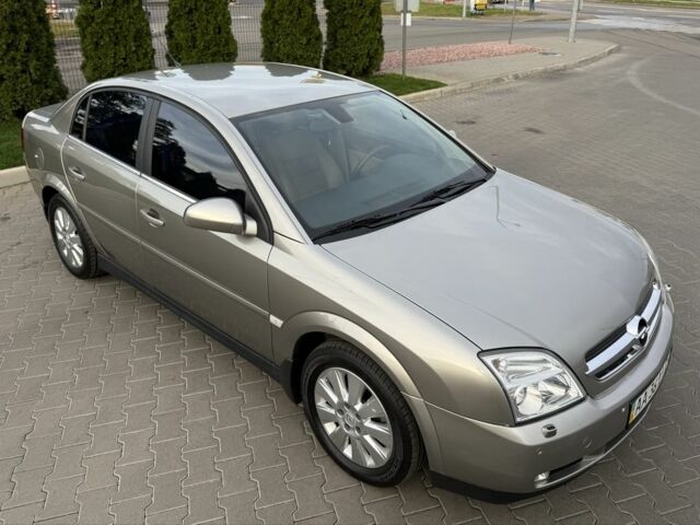 Серый Опель Вектра, объемом двигателя 2.2 л и пробегом 156 тыс. км за 5599 $, фото 9 на Automoto.ua