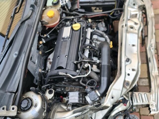 Сірий Опель Вектра, об'ємом двигуна 2 л та пробігом 300 тис. км за 2500 $, фото 4 на Automoto.ua