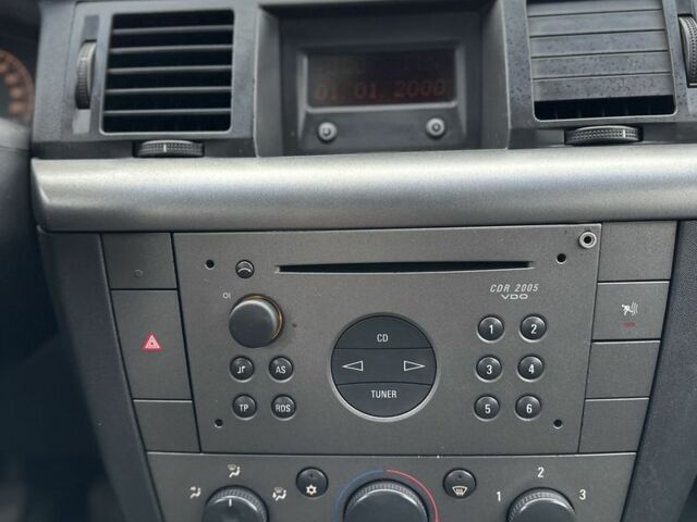 Серый Опель Вектра, объемом двигателя 2.2 л и пробегом 280 тыс. км за 2000 $, фото 9 на Automoto.ua