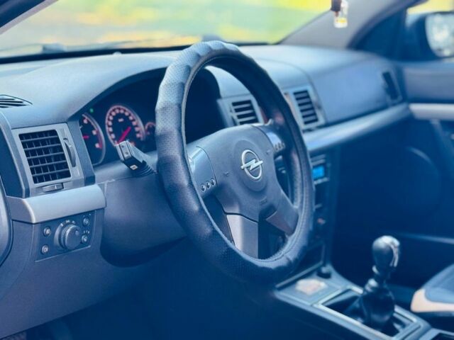 Серый Опель Вектра, объемом двигателя 2.2 л и пробегом 250 тыс. км за 4350 $, фото 6 на Automoto.ua