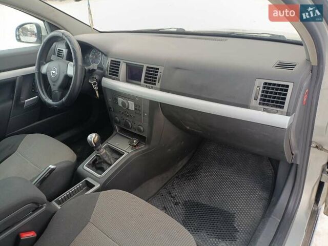 Серый Опель Вектра, объемом двигателя 1.8 л и пробегом 230 тыс. км за 4200 $, фото 7 на Automoto.ua