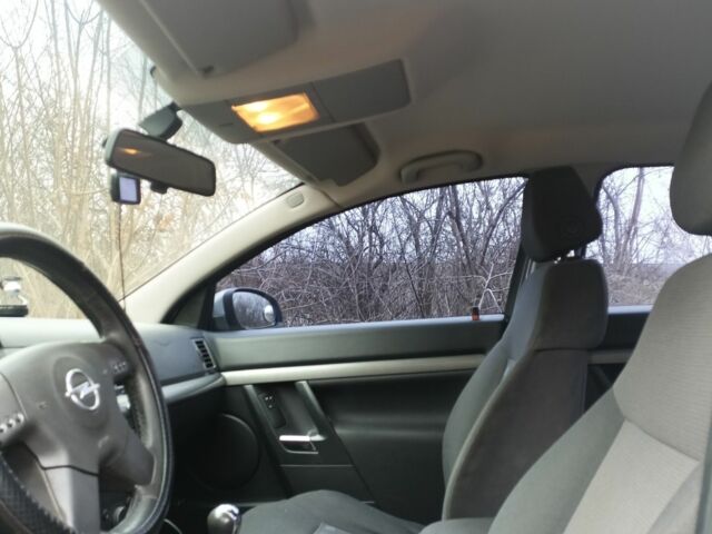 Сірий Опель Вектра, об'ємом двигуна 1.8 л та пробігом 281 тис. км за 3400 $, фото 3 на Automoto.ua