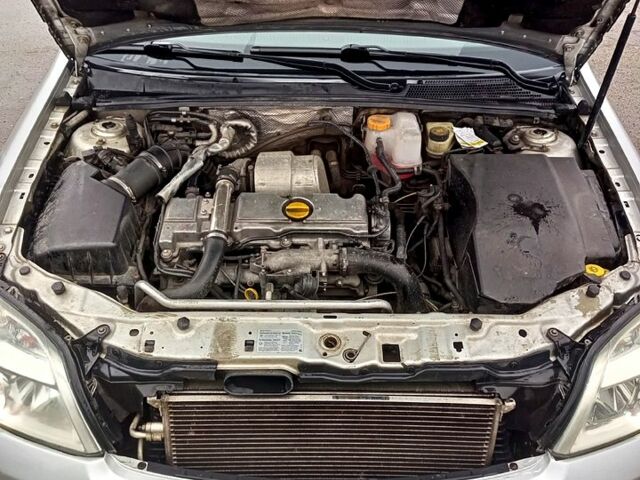 Сірий Опель Вектра, об'ємом двигуна 2.2 л та пробігом 342 тис. км за 6000 $, фото 6 на Automoto.ua